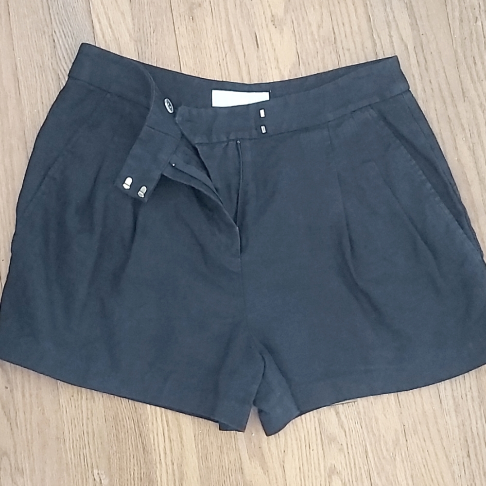 Linen summer shorts by Michael kors